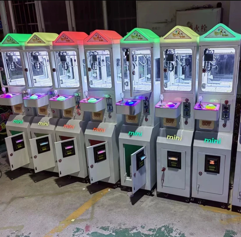 Arcade Toy Vending Machine - ミニコイン式メガ小型クレーンゲーム機アーケード玩具＆自動販売機ぬいぐるみギフト超ミニクレーンゲーム機